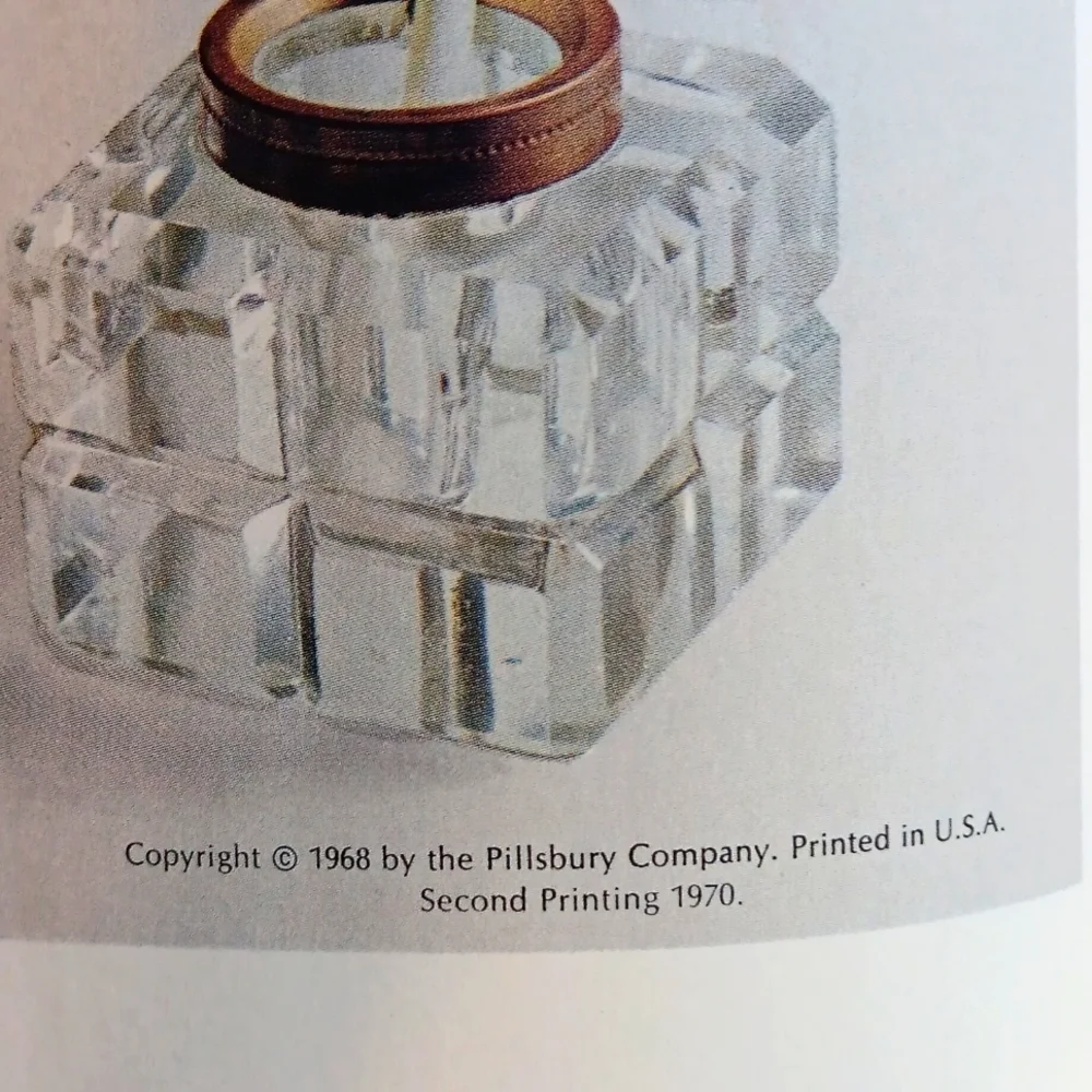 1970 Pillsbury Cookbook, Vintage Retro 70s Kitchen Decor, Country Farmhouse